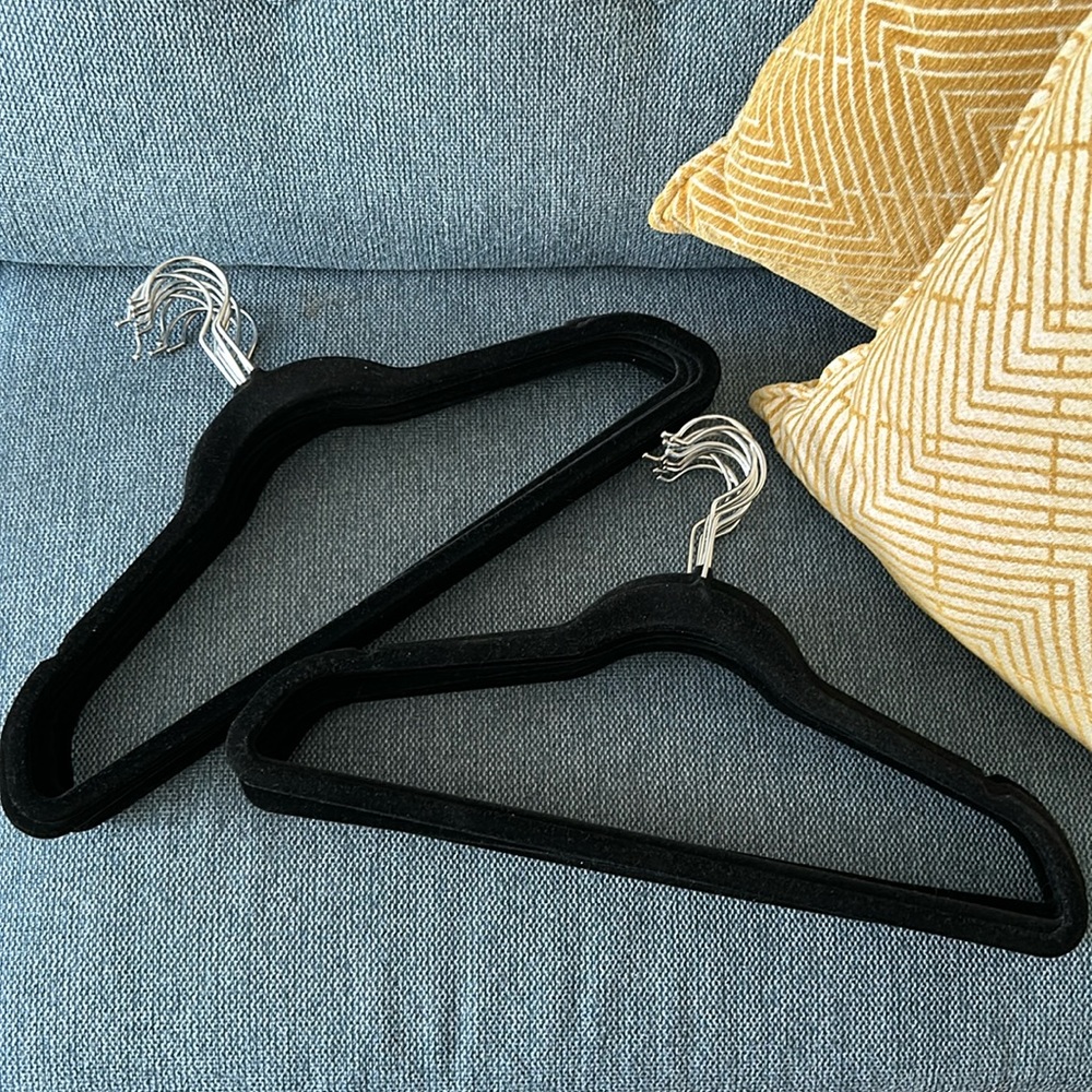 Set of 20 velvet hangers